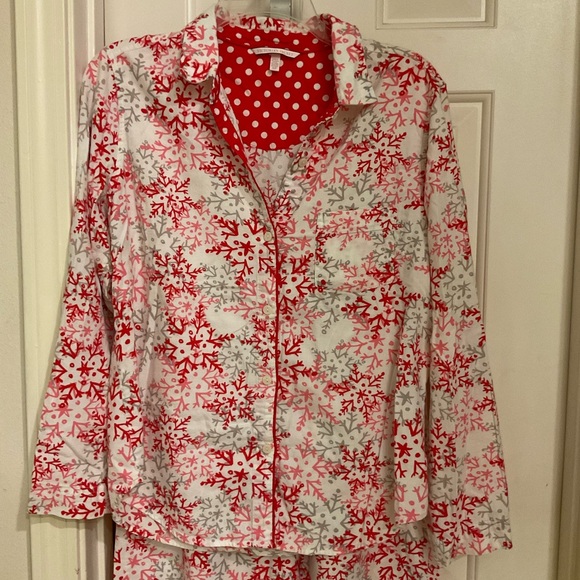 Victoria’s Secret Flannel Pajama Set, Red & White Snowflakes, Sz S - Picture 2 of 15